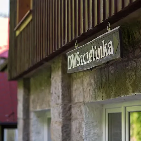 Szczelinka Hostel *